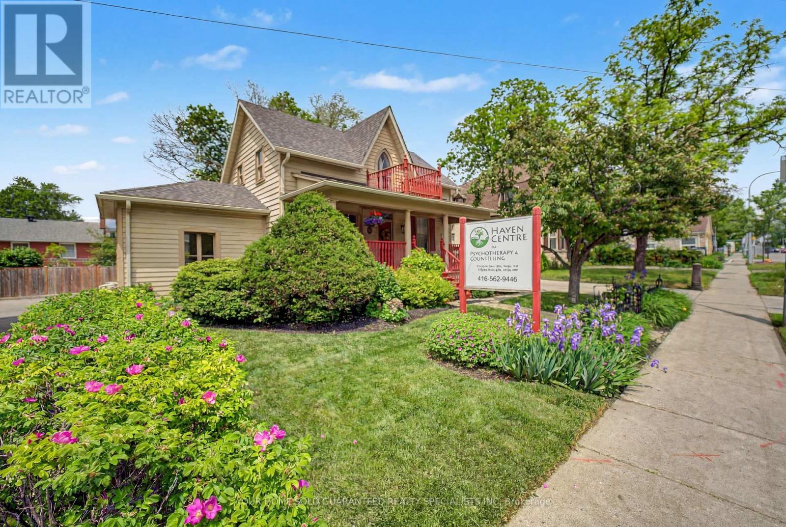 50 WELLINGTON STREET E, Aurora, Ontario