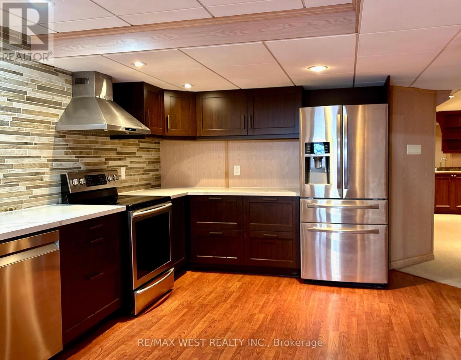 463 Hewitt Circle, Newmarket, Ontario  L3X 2M1 - Photo 4 - N13455340