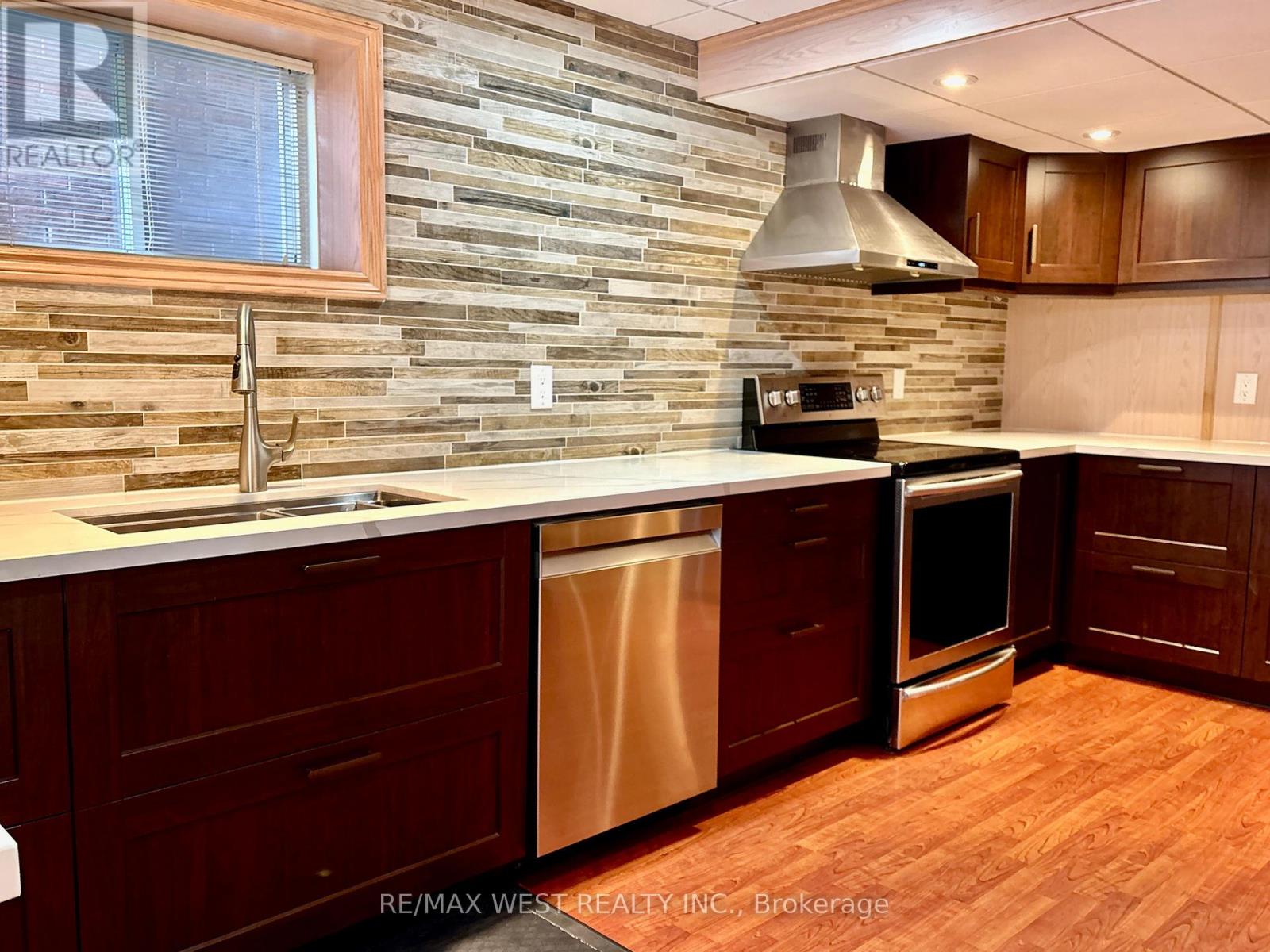 463 Hewitt Circle, Newmarket, Ontario  L3X 2M1 - Photo 5 - N13455340