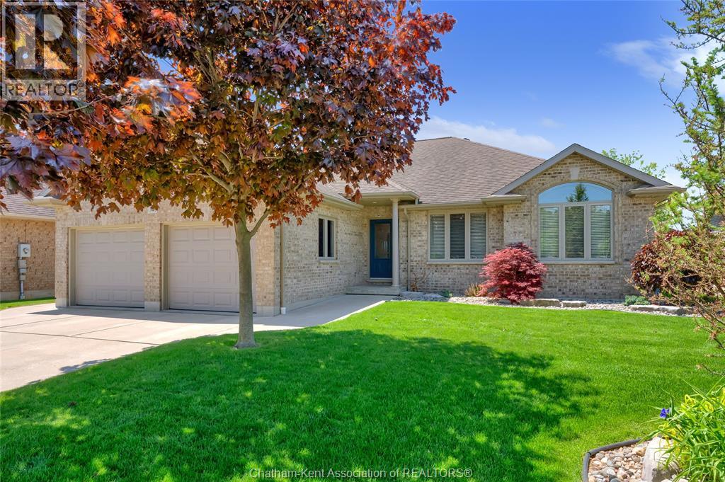 MLS# 26014360: 19 Stonegate WALK, Chatham, Canada