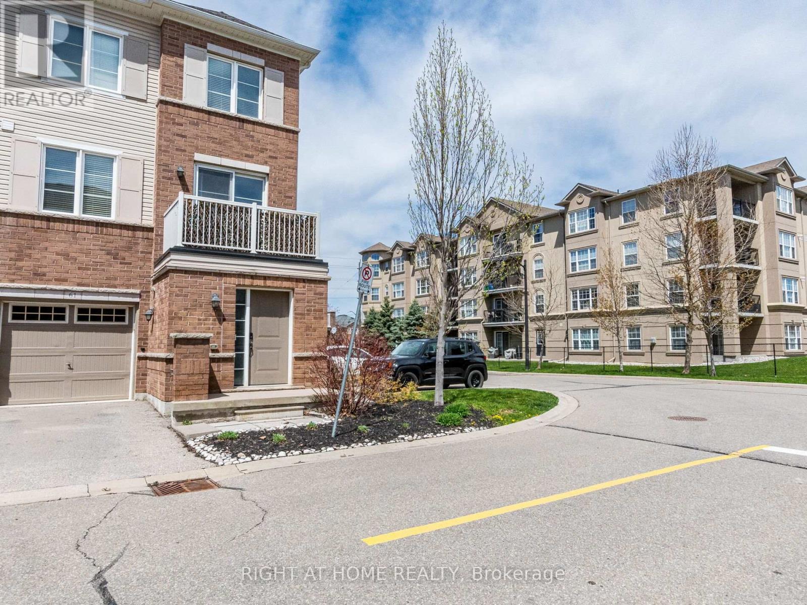 61 - 165 Hampshire Way, Milton, Ontario  L9T 8M7 - Photo 3 - W13455066