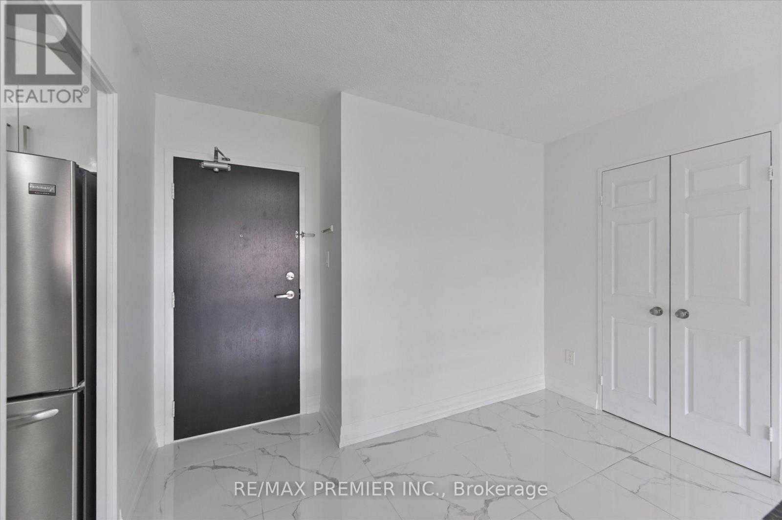 604 - 25 Four Winds Drive, Toronto, Ontario  M3J 1K8 - Photo 3 - W13455090