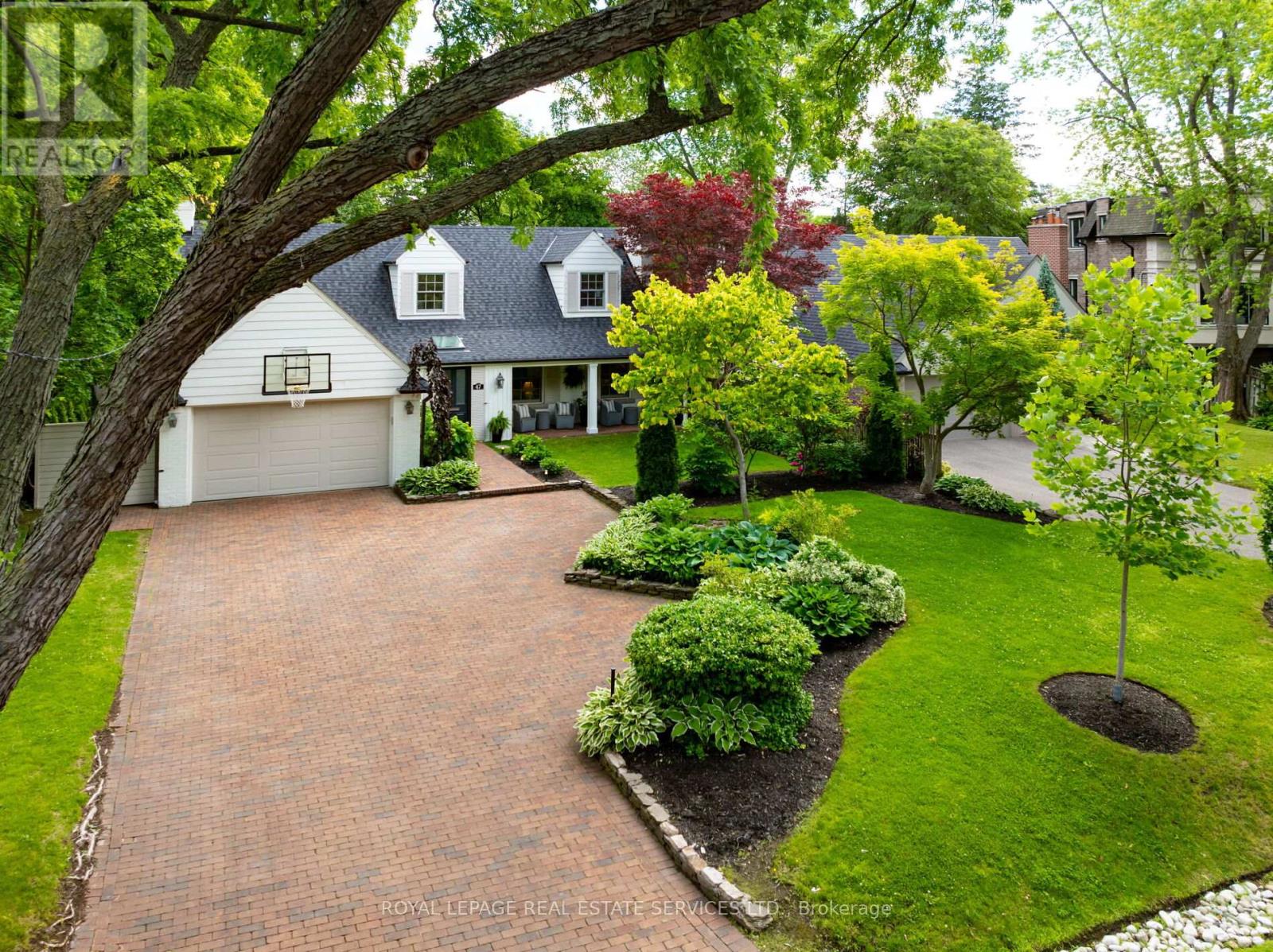 47 Edgevalley Drive, Toronto, Ontario  M9A 4P2 - Photo 4 - W13455140