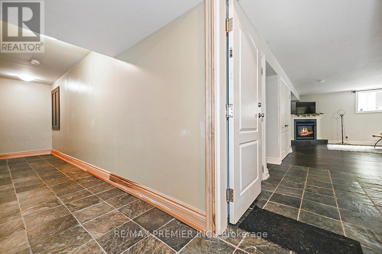 Bsmt - 916 Scarlett Road, Toronto, Ontario  M9P 2V4 - Photo 28 - W13455186