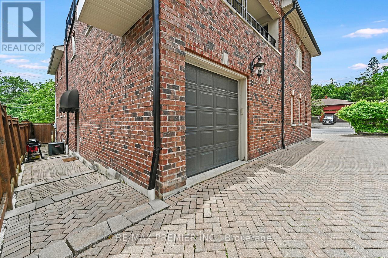 Bsmt - 916 Scarlett Road, Toronto, Ontario  M9P 2V4 - Photo 31 - W13455186