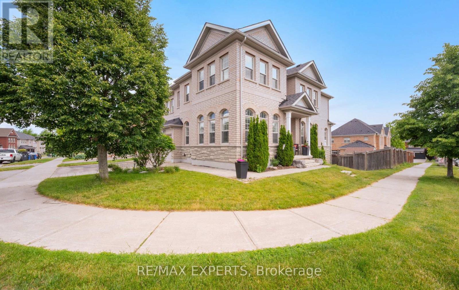 39 Paisley Green Avenue, Caledon, Ontario  L7C 3R9 - Photo 3 - W13455188