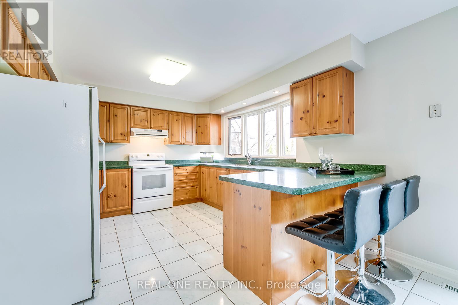 1443 Bayshire Drive, Oakville, Ontario  L6H 6E8 - Photo 14 - W13455220