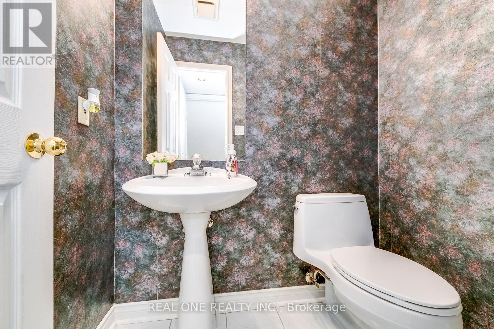 1443 Bayshire Drive, Oakville, Ontario  L6H 6E8 - Photo 18 - W13455220