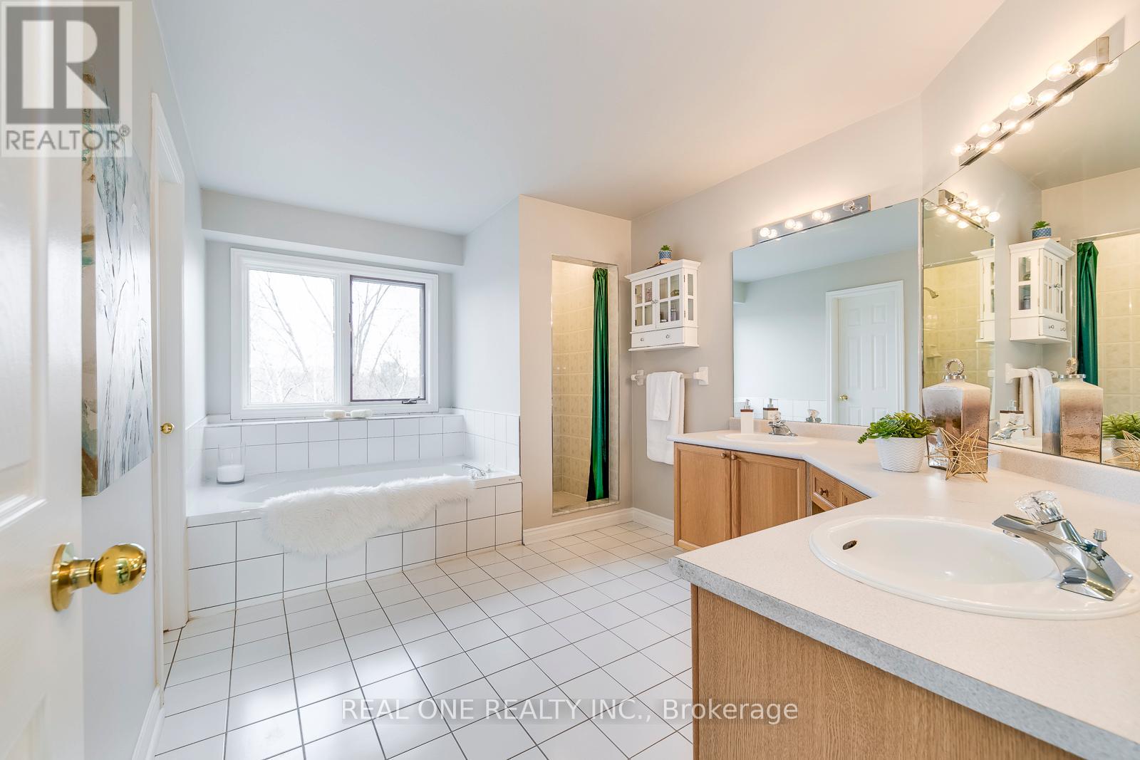 1443 Bayshire Drive, Oakville, Ontario  L6H 6E8 - Photo 23 - W13455220