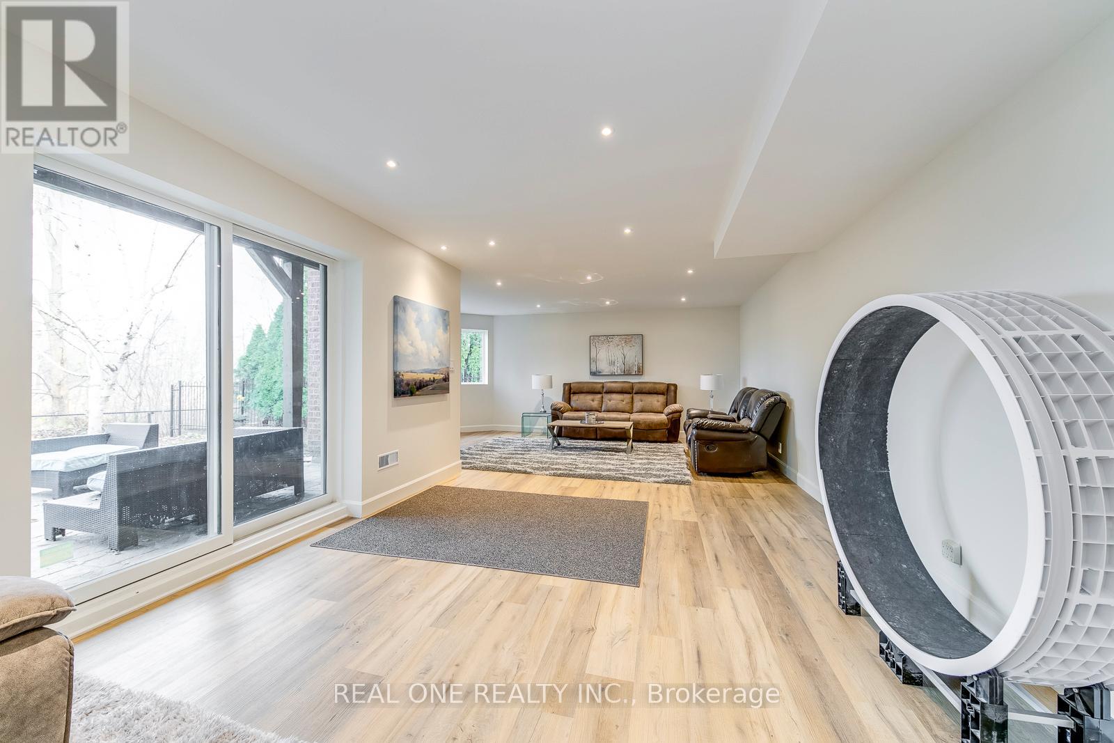 1443 Bayshire Drive, Oakville, Ontario  L6H 6E8 - Photo 32 - W13455220