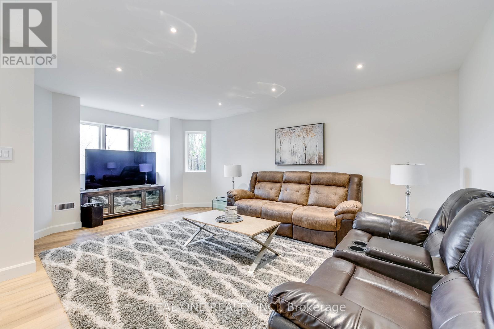 1443 Bayshire Drive, Oakville, Ontario  L6H 6E8 - Photo 33 - W13455220