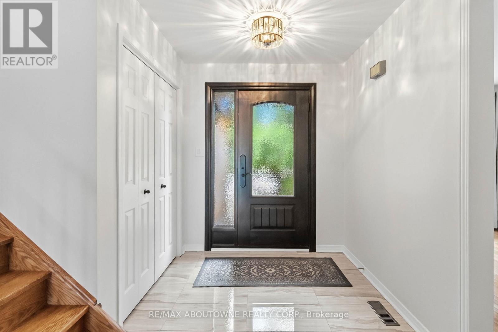 281 Leacock Avenue, Oakville, Ontario  L6H 5J3 - Photo 3 - W13455268