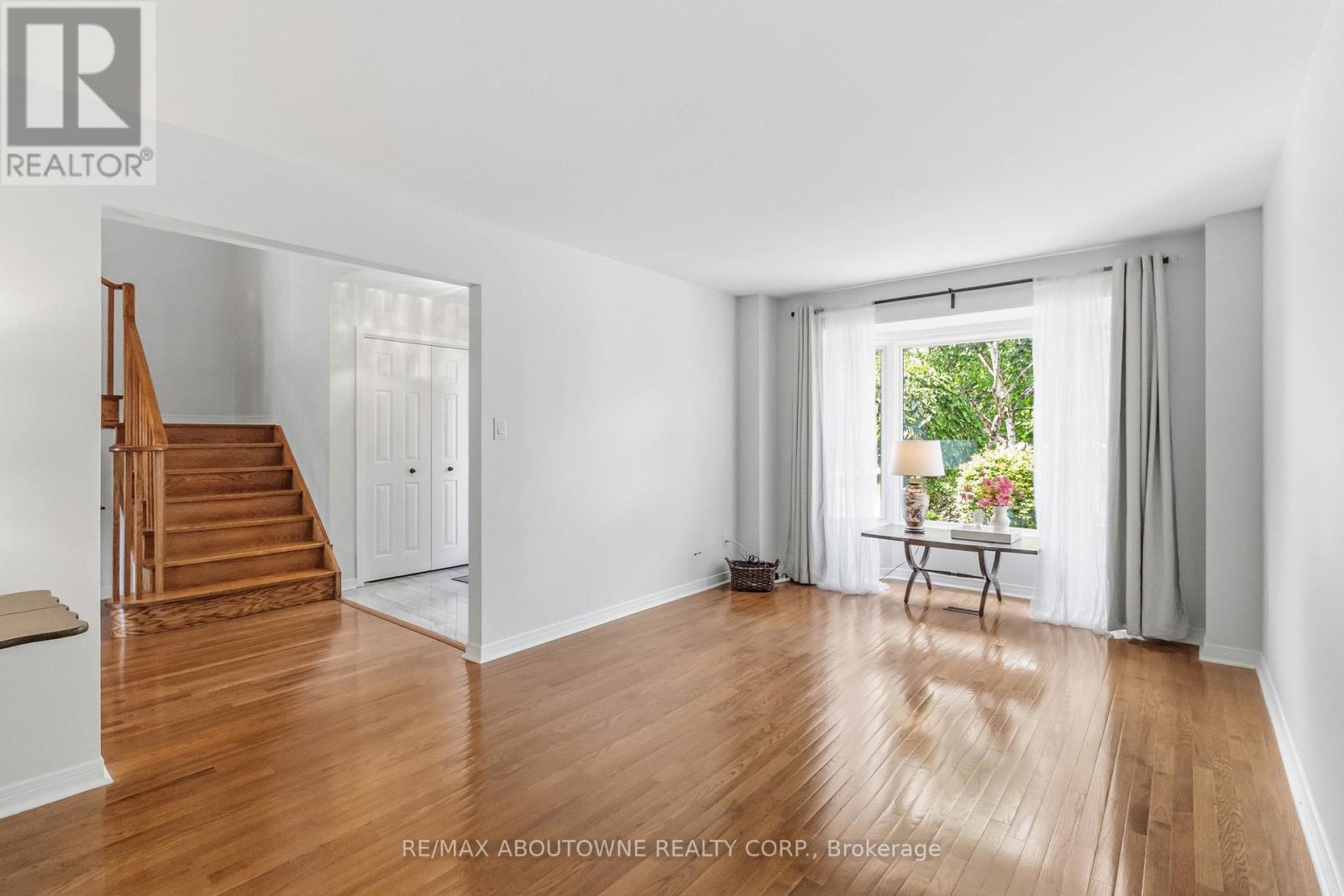 281 Leacock Avenue, Oakville, Ontario  L6H 5J3 - Photo 6 - W13455268