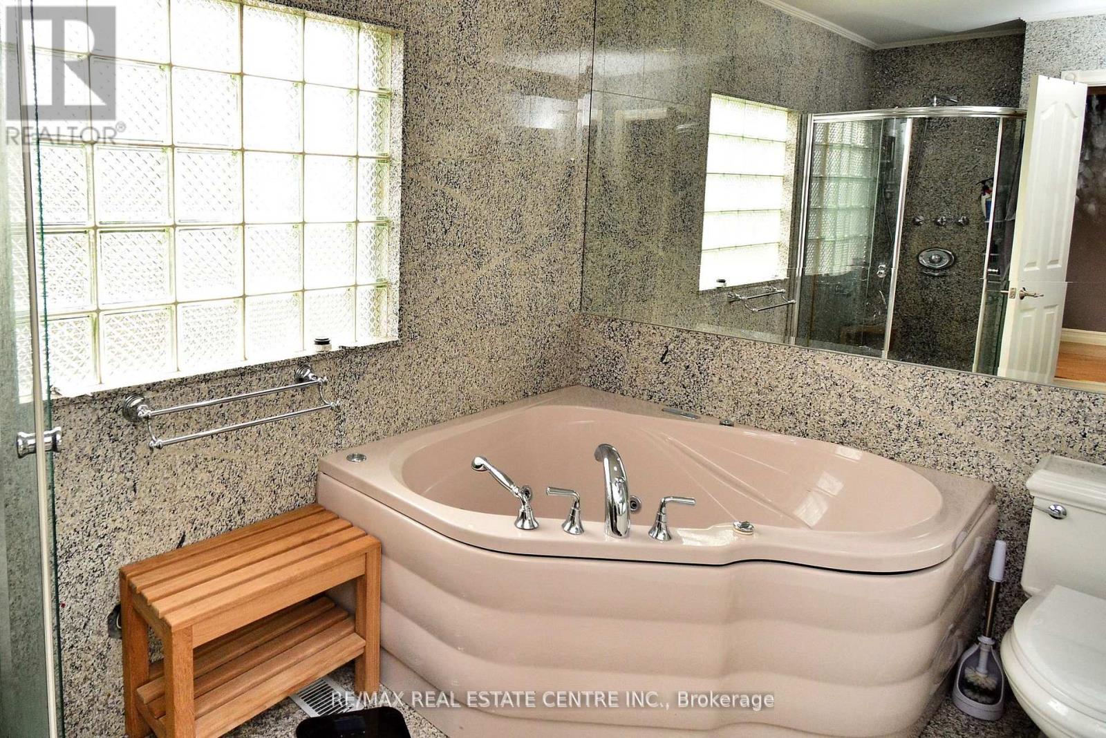20 Crescent Hill Drive N, Brampton, Ontario L6S 1C7 - Photo 18 - W13455310