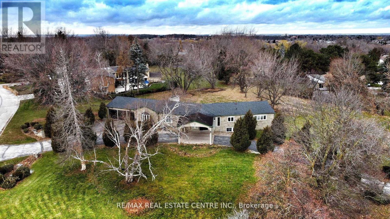 20 Crescent Hill Drive N, Brampton, Ontario L6S 1C7 - Photo 2 - W13455310