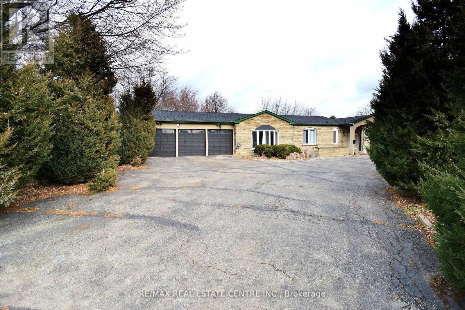 20 Crescent Hill Drive N, Brampton, Ontario L6S 1C7 - Photo 4 - W13455310