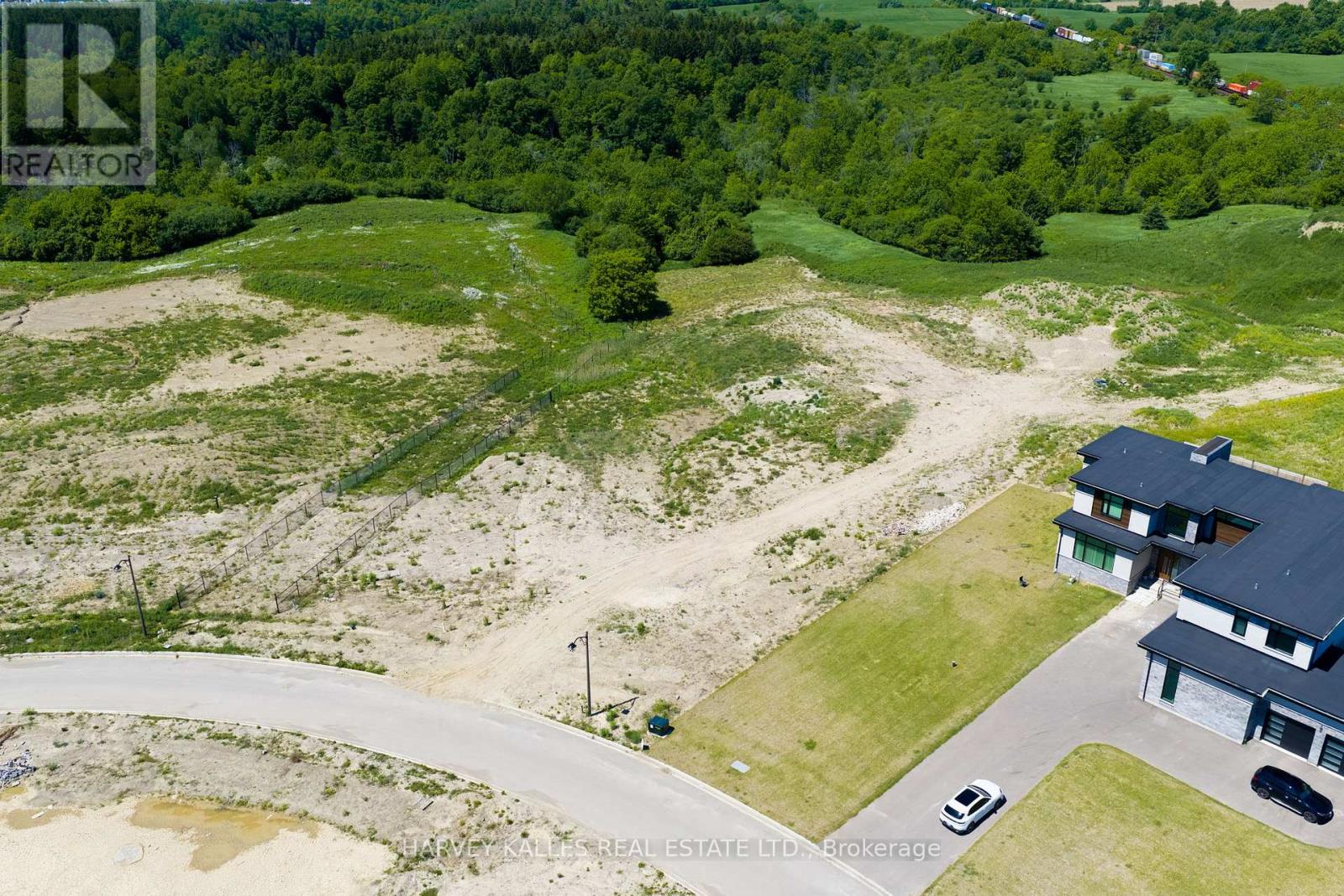 24 Sugarbush Court, Halton Hills, Ontario  L7G 4S7 - Photo 4 - W13455350