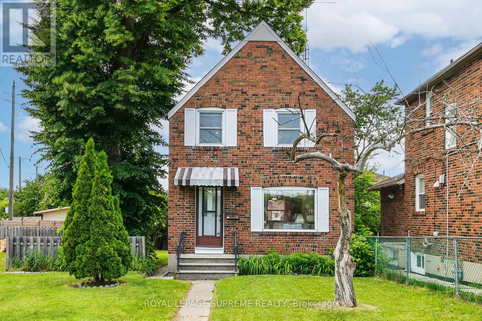 44 YARROW ROAD, Toronto, Ontario