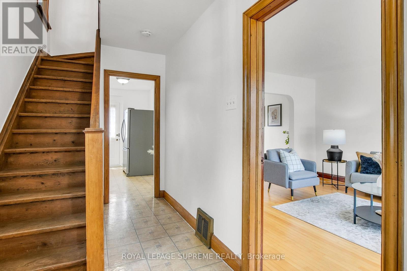44 Yarrow Road, Toronto, Ontario  M6M 4E3 - Photo 3 - W13455360