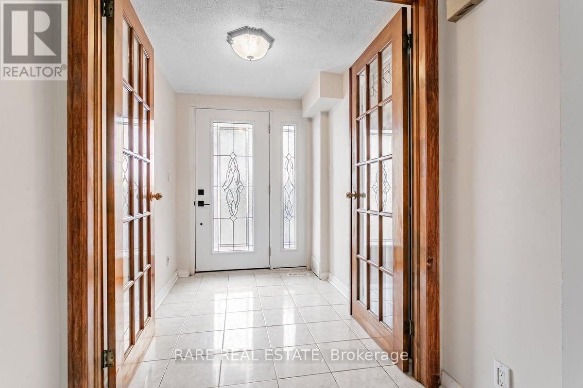 22 Bamford Crescent, Toronto, Ontario M3N 1T8 - Photo 5 - W13455402