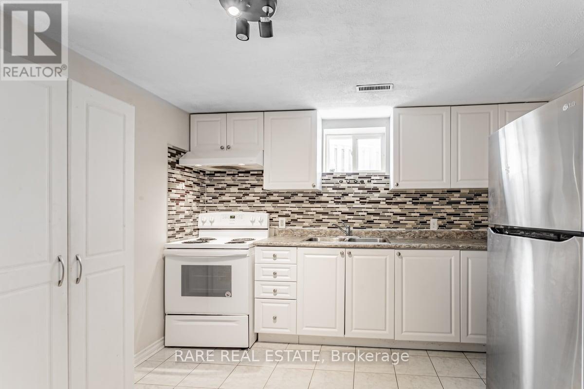 22 Bamford Crescent, Toronto, Ontario M3N 1T8 - Photo 9 - W13455402