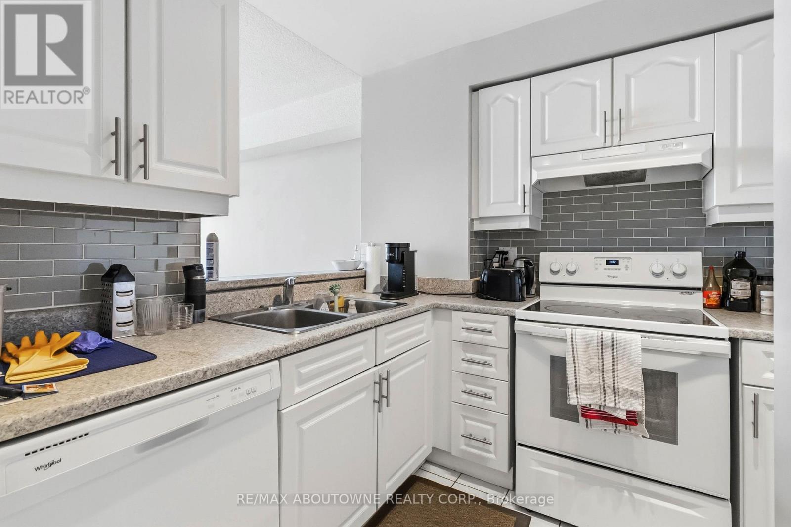 1710 - 1276 Maple Crossing Boulevard, Burlington, Ontario  L7S 2J9 - Photo 9 - W13437916