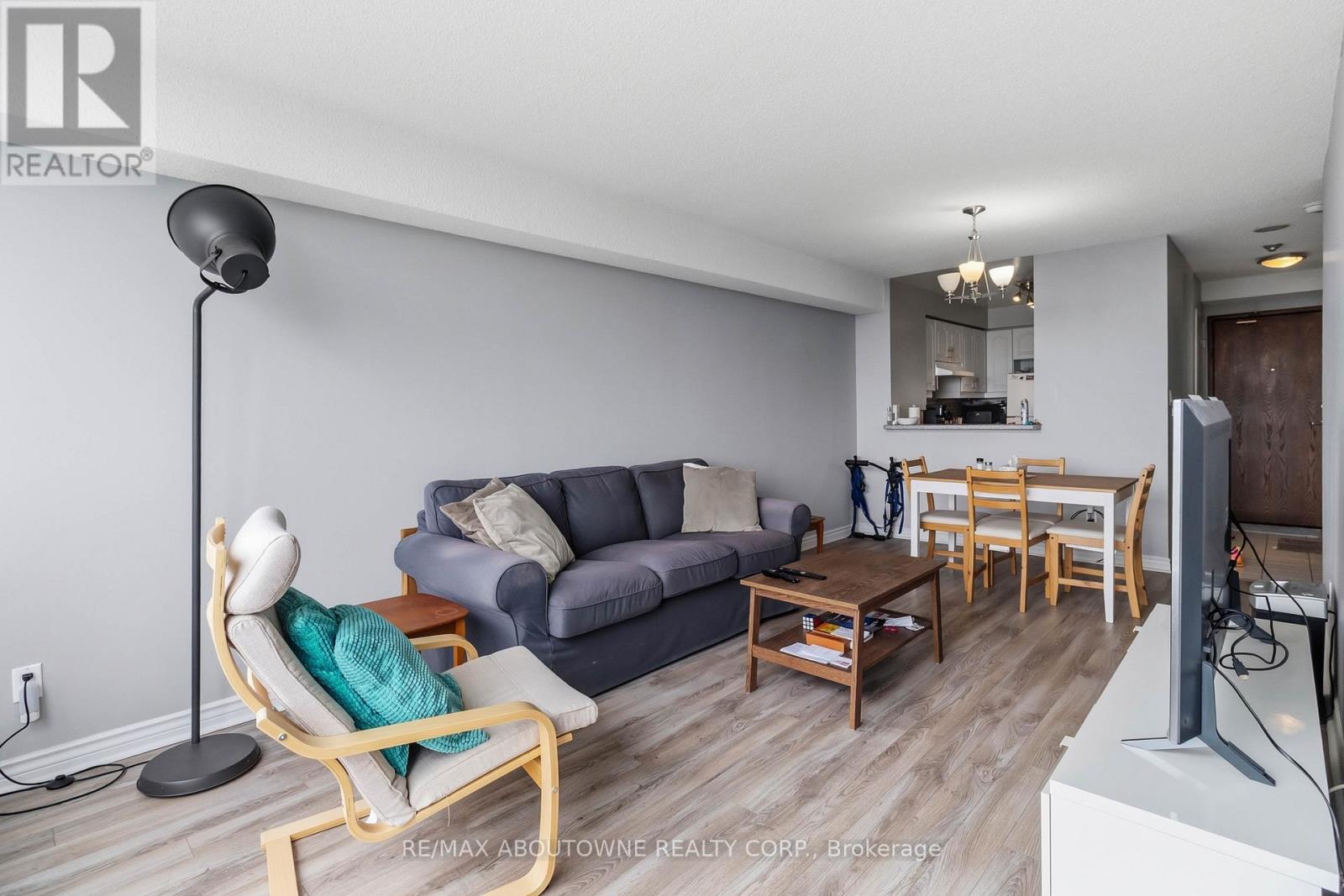 1710 - 1276 Maple Crossing Boulevard, Burlington, Ontario  L7S 2J9 - Photo 6 - W13437916