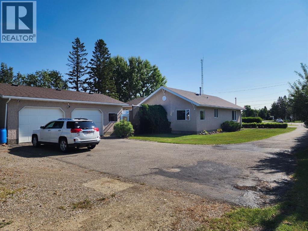 4813 4 Street W, Claresholm, Alberta  T0L 0T0 - Photo 35 - A2317278