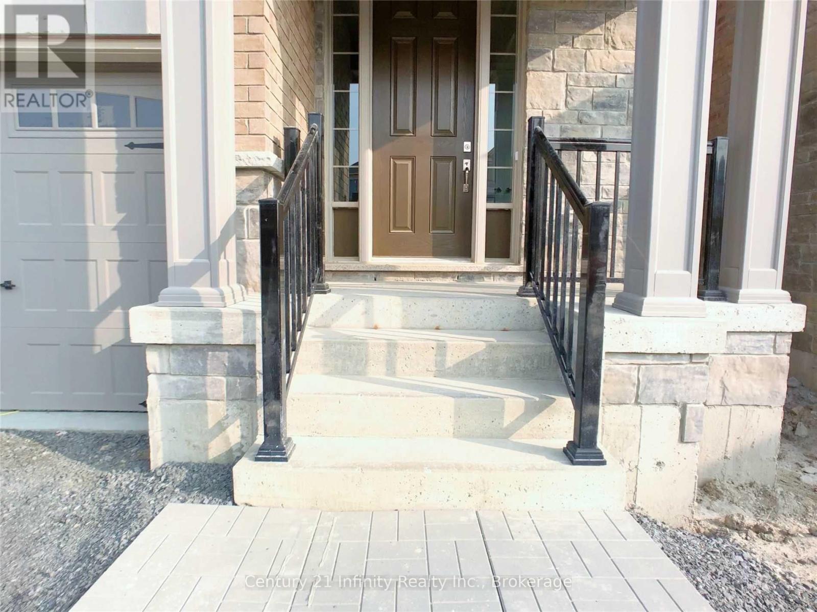 9 St Ives Crescent, Whitby, Ontario  L1P 0C5 - Photo 2 - E13455516