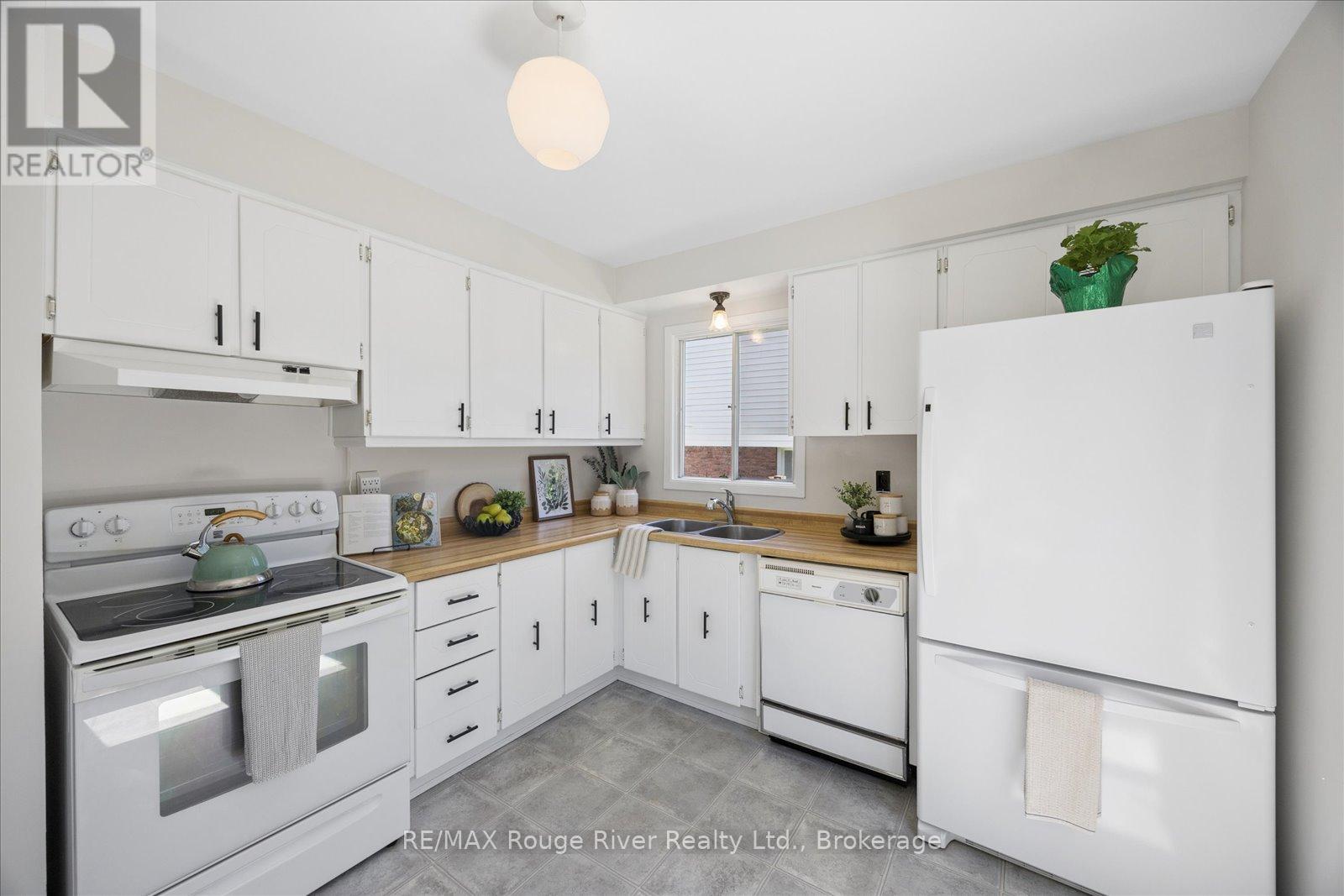 671 Greenbriar Drive, Oshawa, Ontario  L1G 7J5 - Photo 14 - E13455580