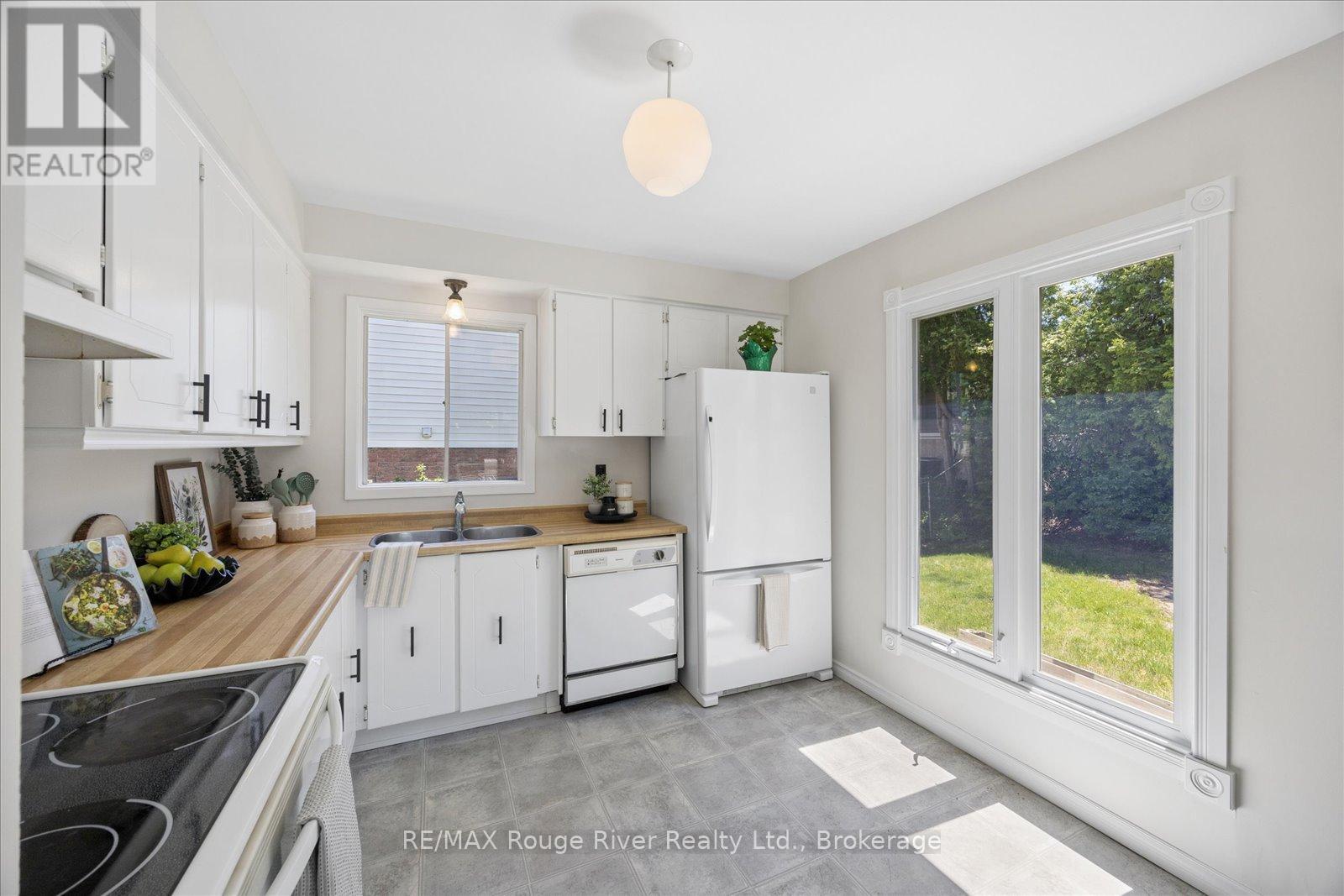 671 Greenbriar Drive, Oshawa, Ontario  L1G 7J5 - Photo 15 - E13455580