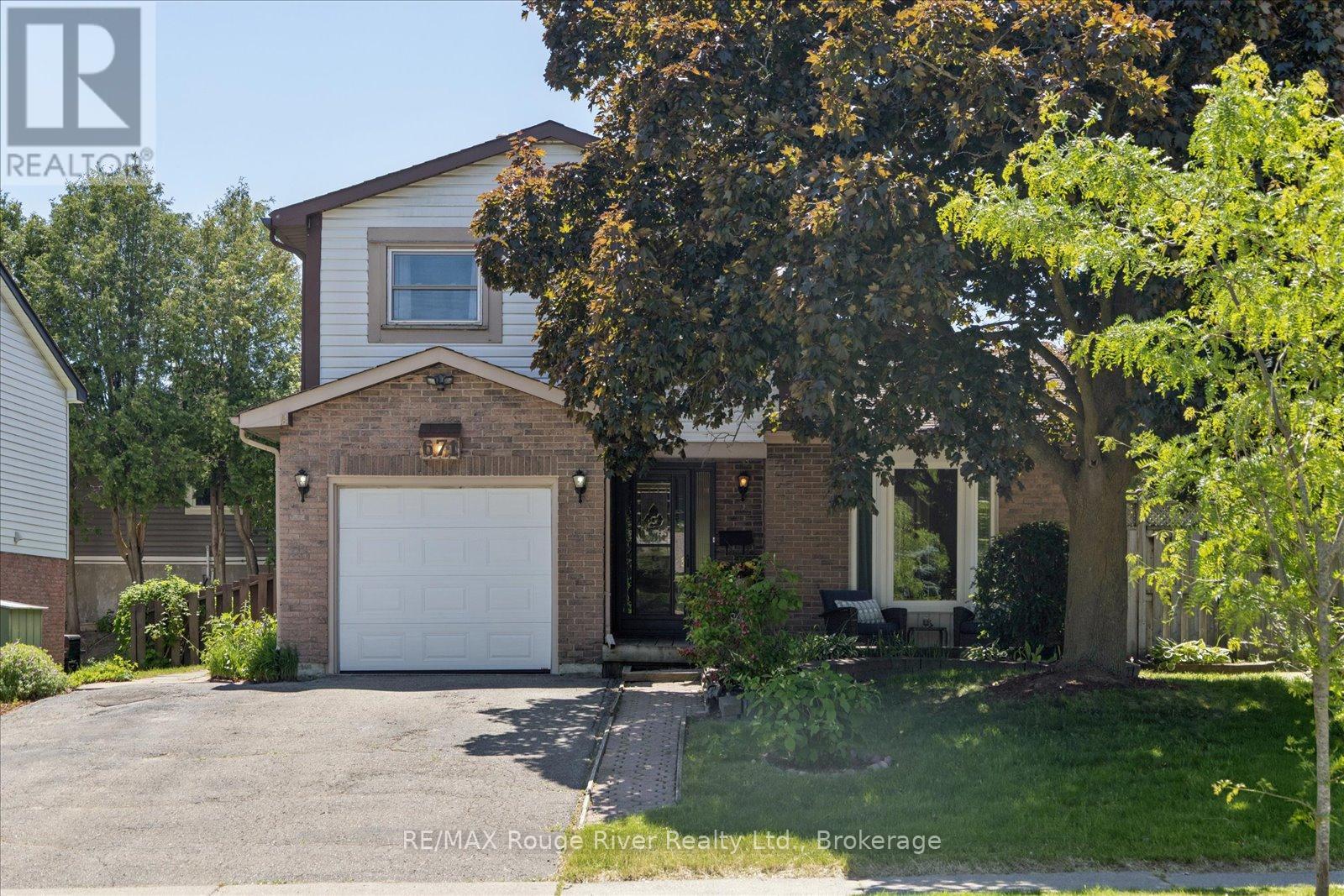 671 Greenbriar Drive, Oshawa, Ontario  L1G 7J5 - Photo 2 - E13455580