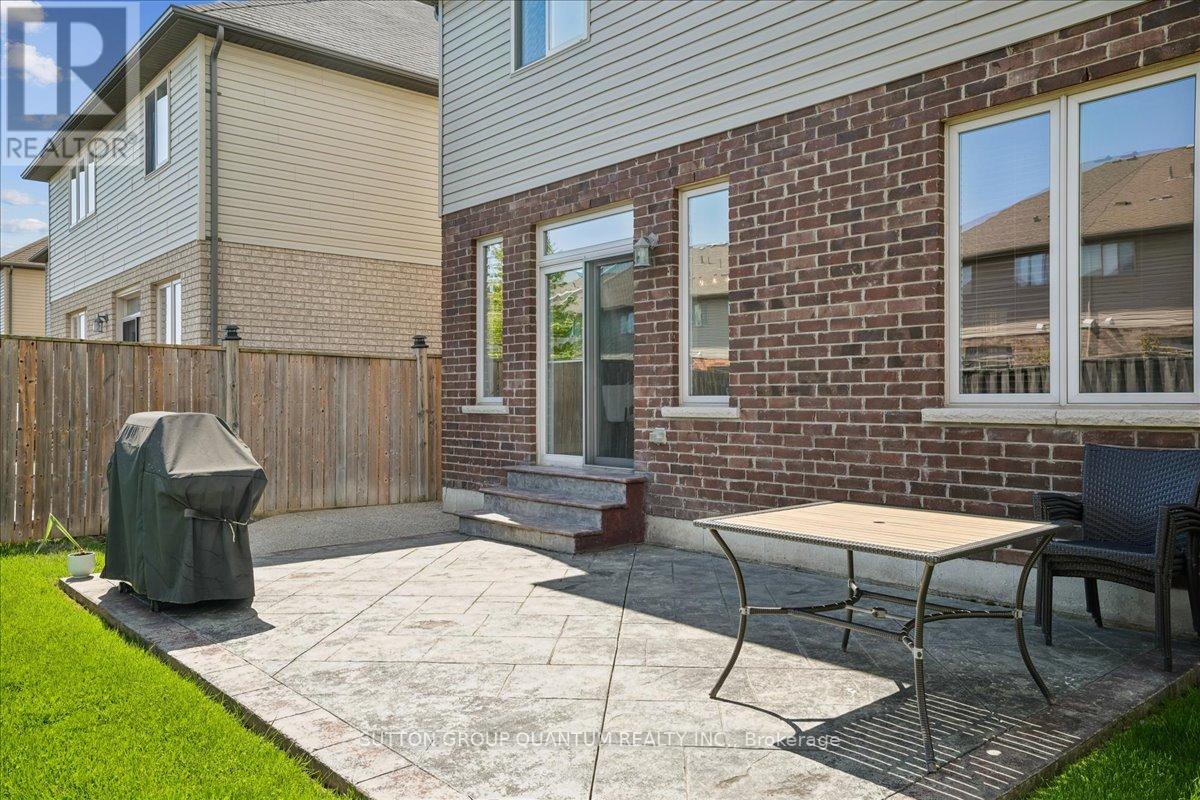 92 Garinger Crescent, Hamilton, Ontario  L0R 1C0 - Photo 39 - X13455162