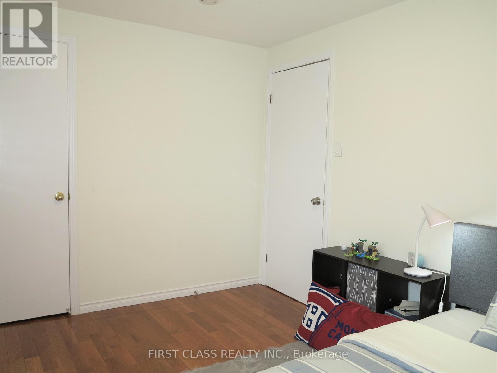 4 Meridene Crescent E, London North, Ontario  N5X 1G5 - Photo 28 - X13455284