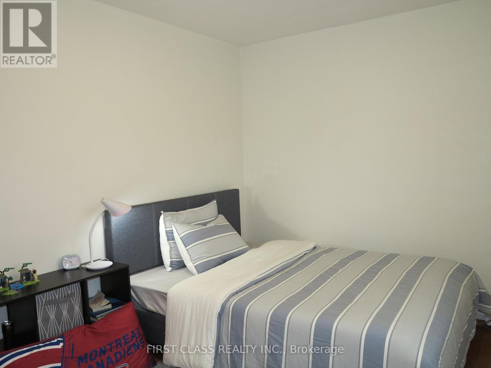 4 Meridene Crescent E, London North, Ontario  N5X 1G5 - Photo 29 - X13455284