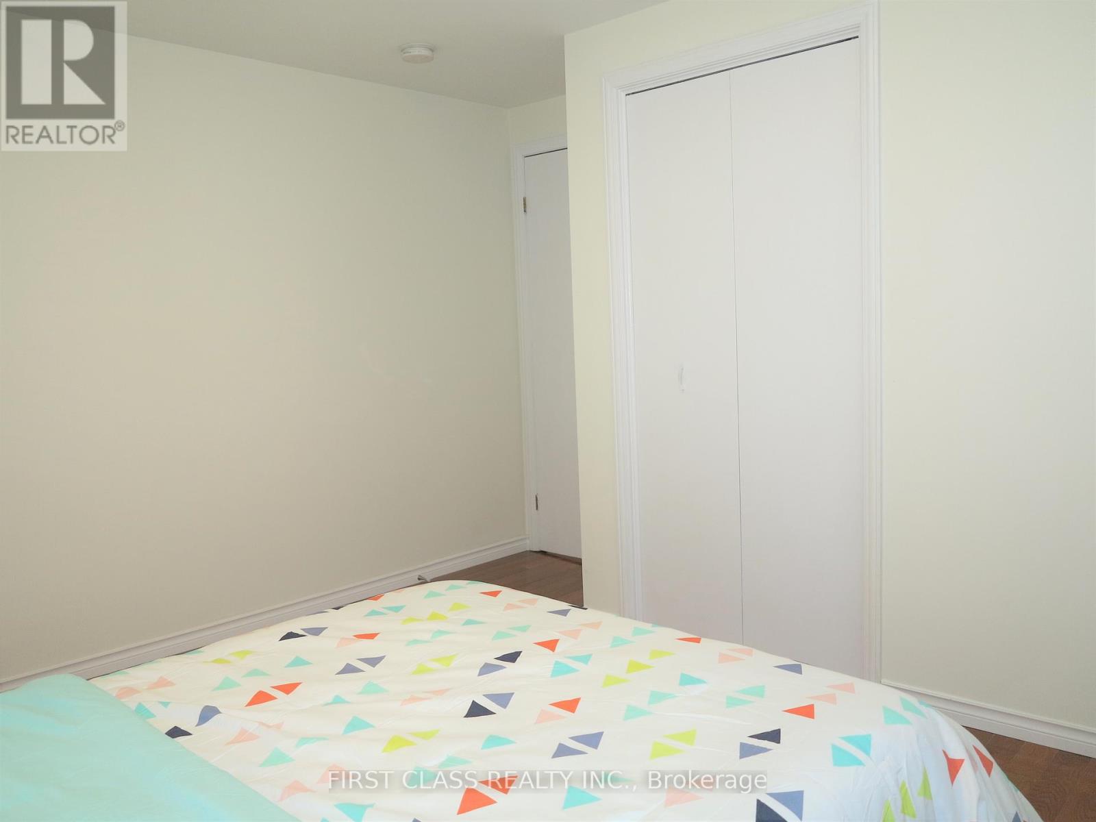 4 Meridene Crescent E, London North, Ontario  N5X 1G5 - Photo 31 - X13455284