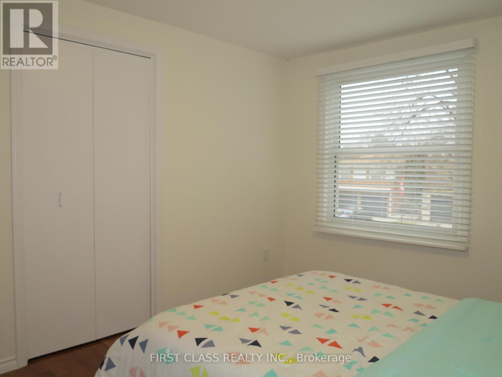 4 Meridene Crescent E, London North, Ontario  N5X 1G5 - Photo 32 - X13455284