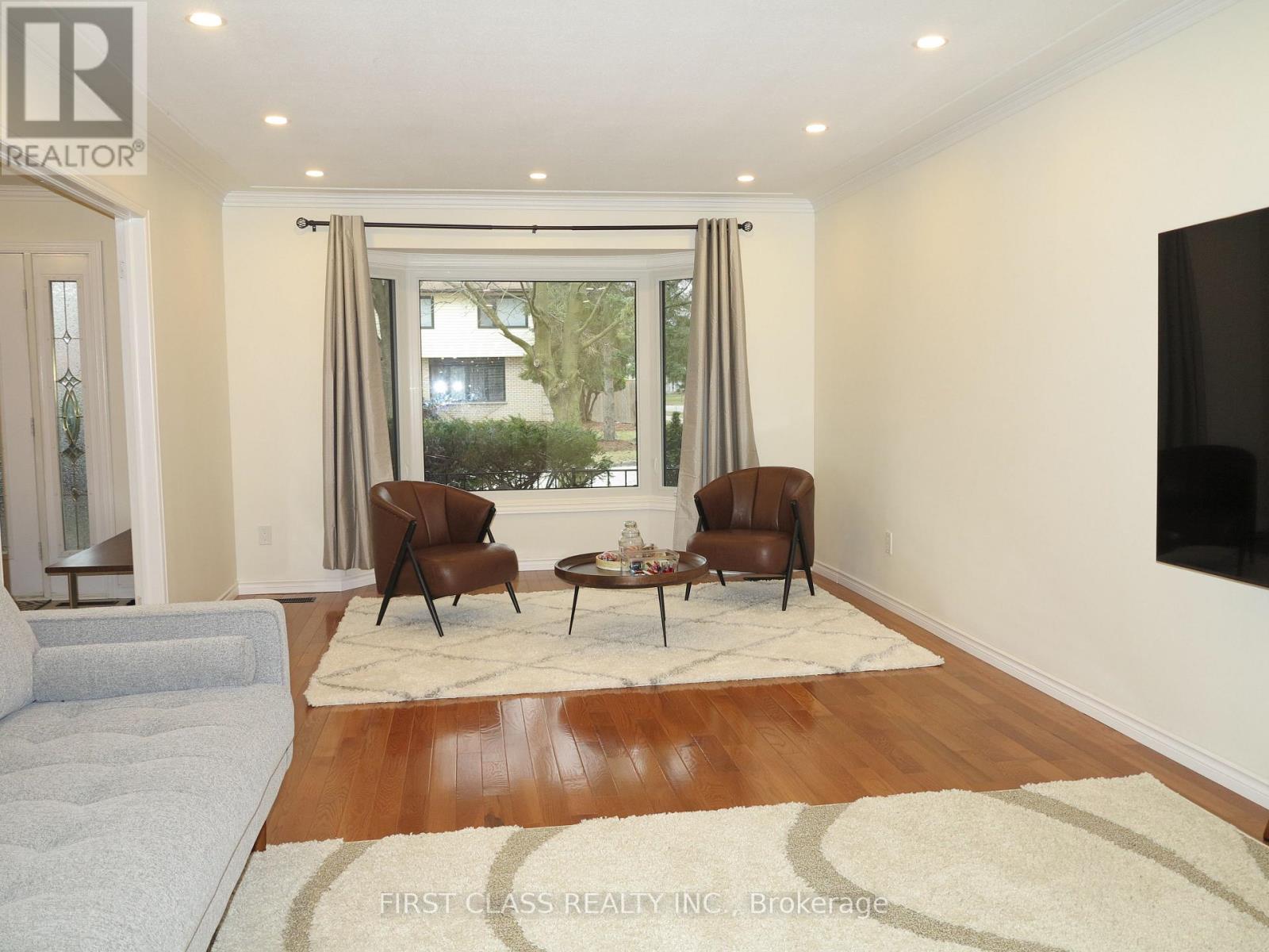 4 Meridene Crescent E, London North, Ontario  N5X 1G5 - Photo 6 - X13455284