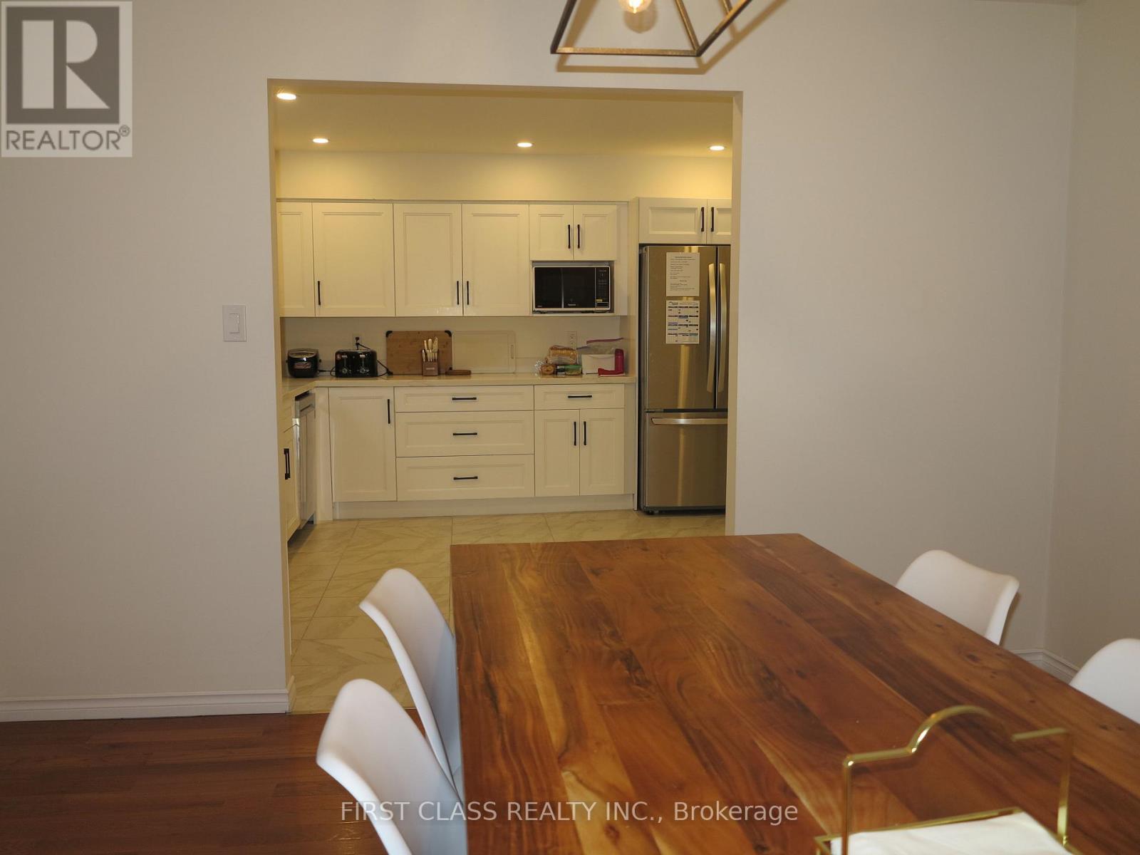 4 Meridene Crescent E, London North, Ontario  N5X 1G5 - Photo 9 - X13455284