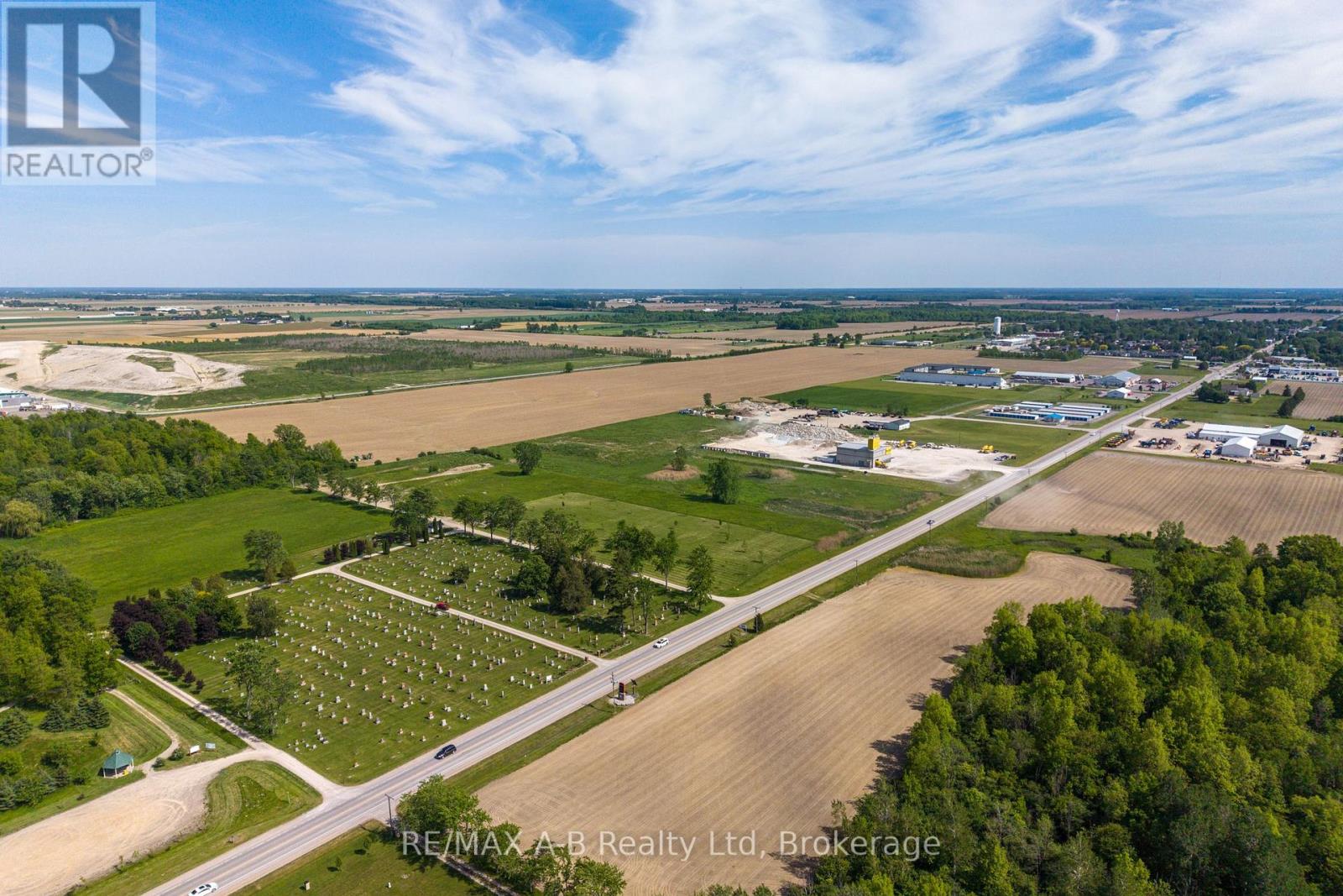 5438 Nauvoo Road, Warwick, Ontario  N0M 2S0 - Photo 12 - X13455536