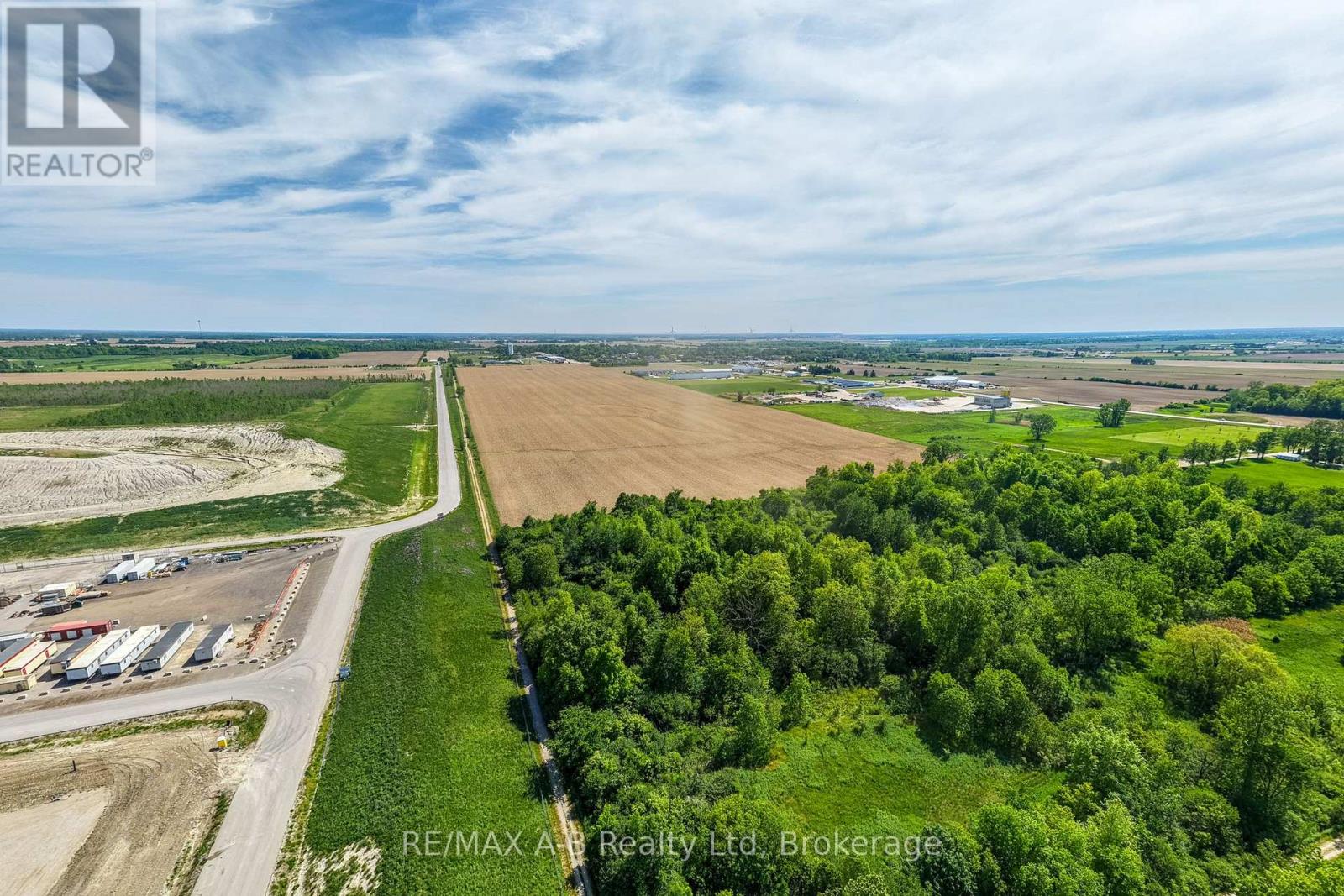 5438 Nauvoo Road, Warwick, Ontario  N0M 2S0 - Photo 14 - X13455536