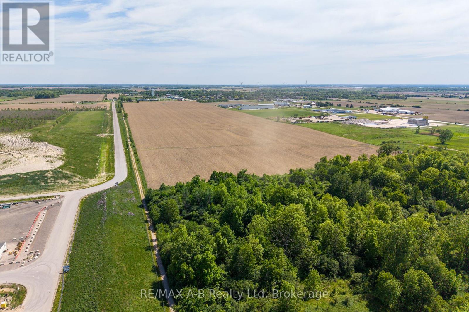 5438 Nauvoo Road, Warwick, Ontario  N0M 2S0 - Photo 15 - X13455536