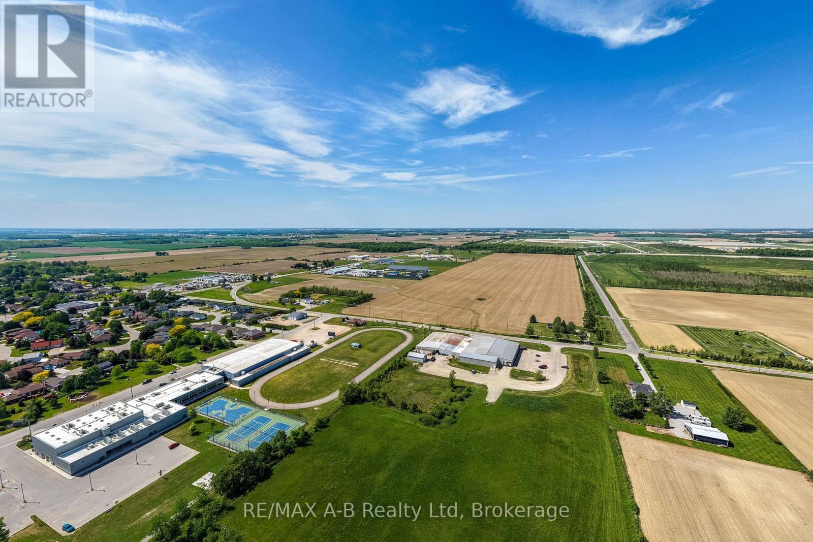 5438 Nauvoo Road, Warwick, Ontario  N0M 2S0 - Photo 16 - X13455536