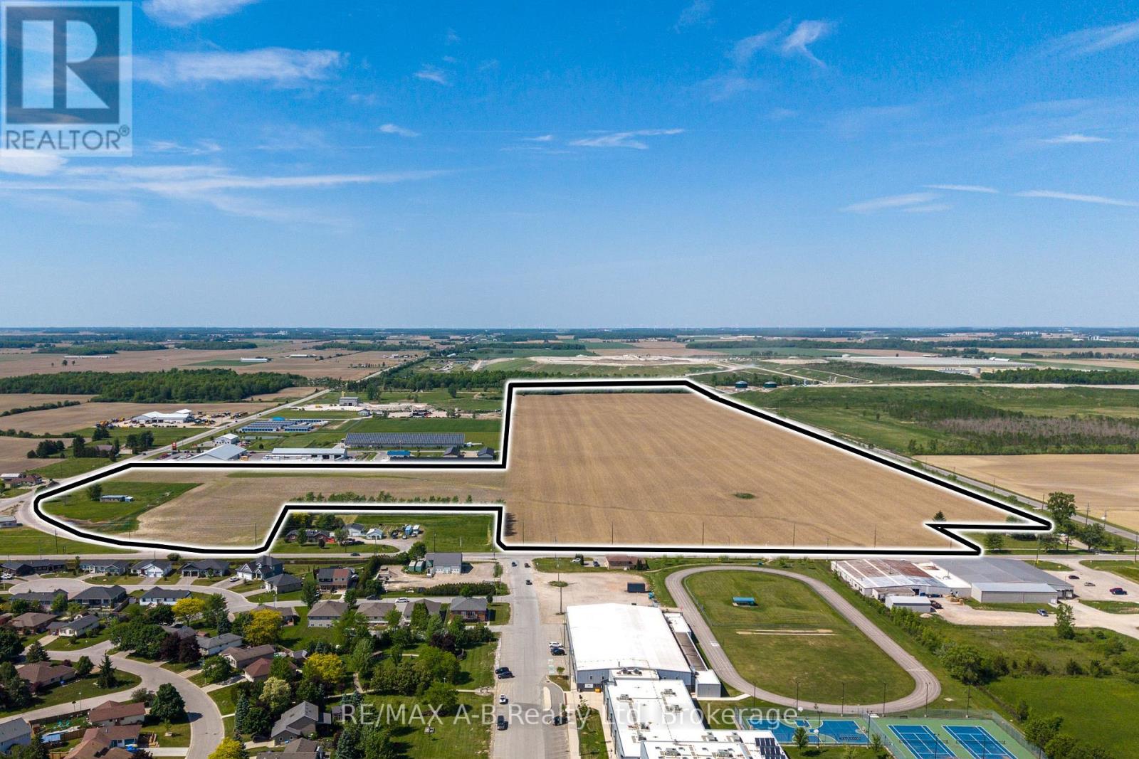 5438 Nauvoo Road, Warwick, Ontario  N0M 2S0 - Photo 6 - X13455536
