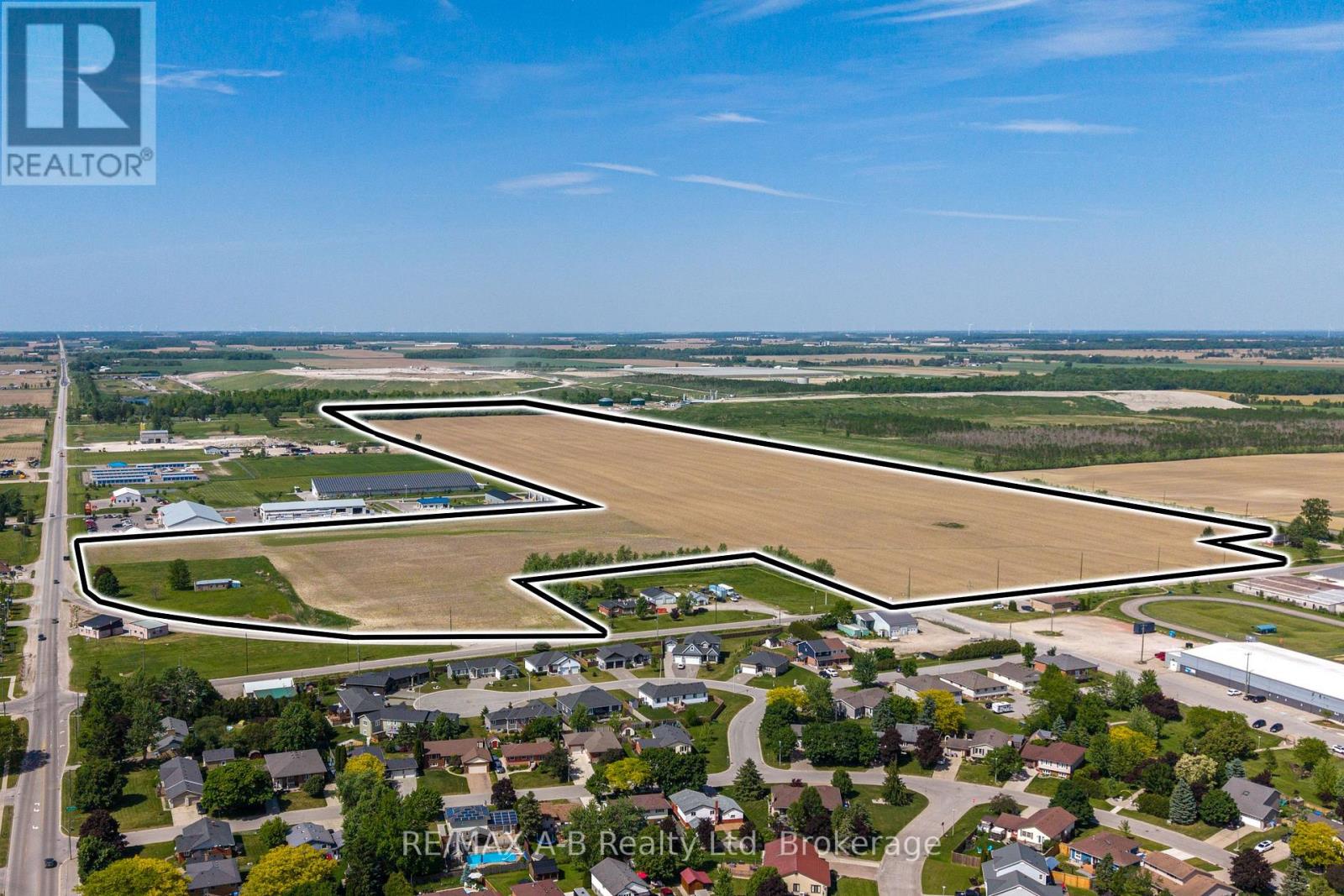 5438 Nauvoo Road, Warwick, Ontario  N0M 2S0 - Photo 7 - X13455536