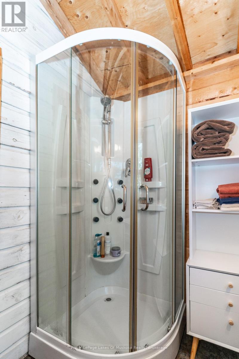 1 Island 9kl (1 Chief Island), Gravenhurst, Ontario  P0E 1G0 - Photo 18 - X13455552