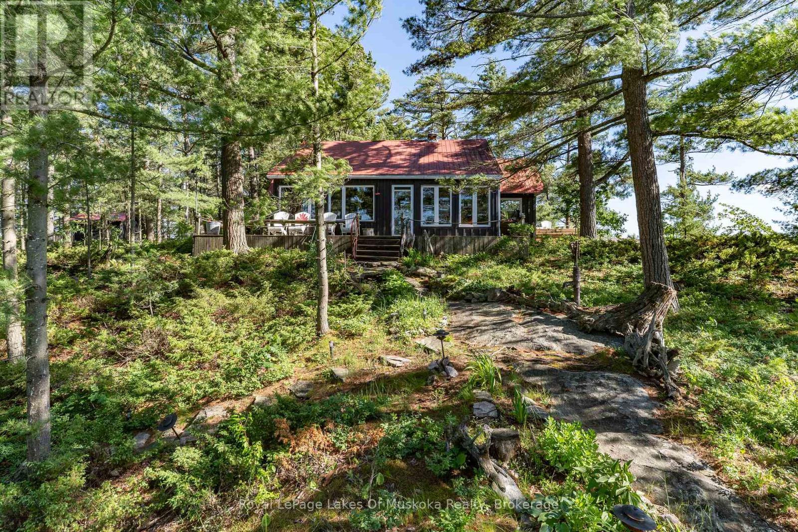 1 Island 9kl (1 Chief Island), Gravenhurst, Ontario  P0E 1G0 - Photo 37 - X13455552