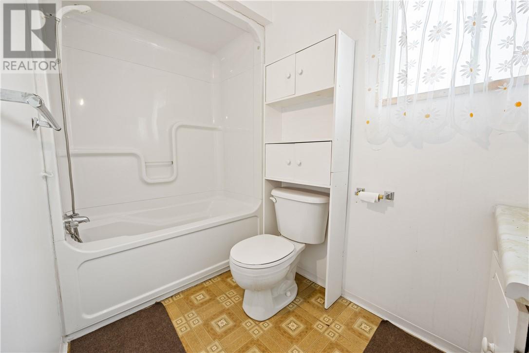 8 Moonlight Beach Road, Sudbury, Ontario  P3B 3V6 - Photo 10 - 2128357