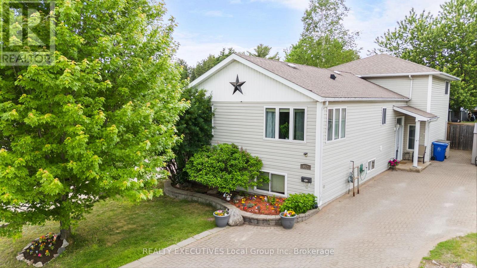 962 Lakeshore Drive, North Bay, Ontario  P1A 2G9 - Photo 1 - X13000826