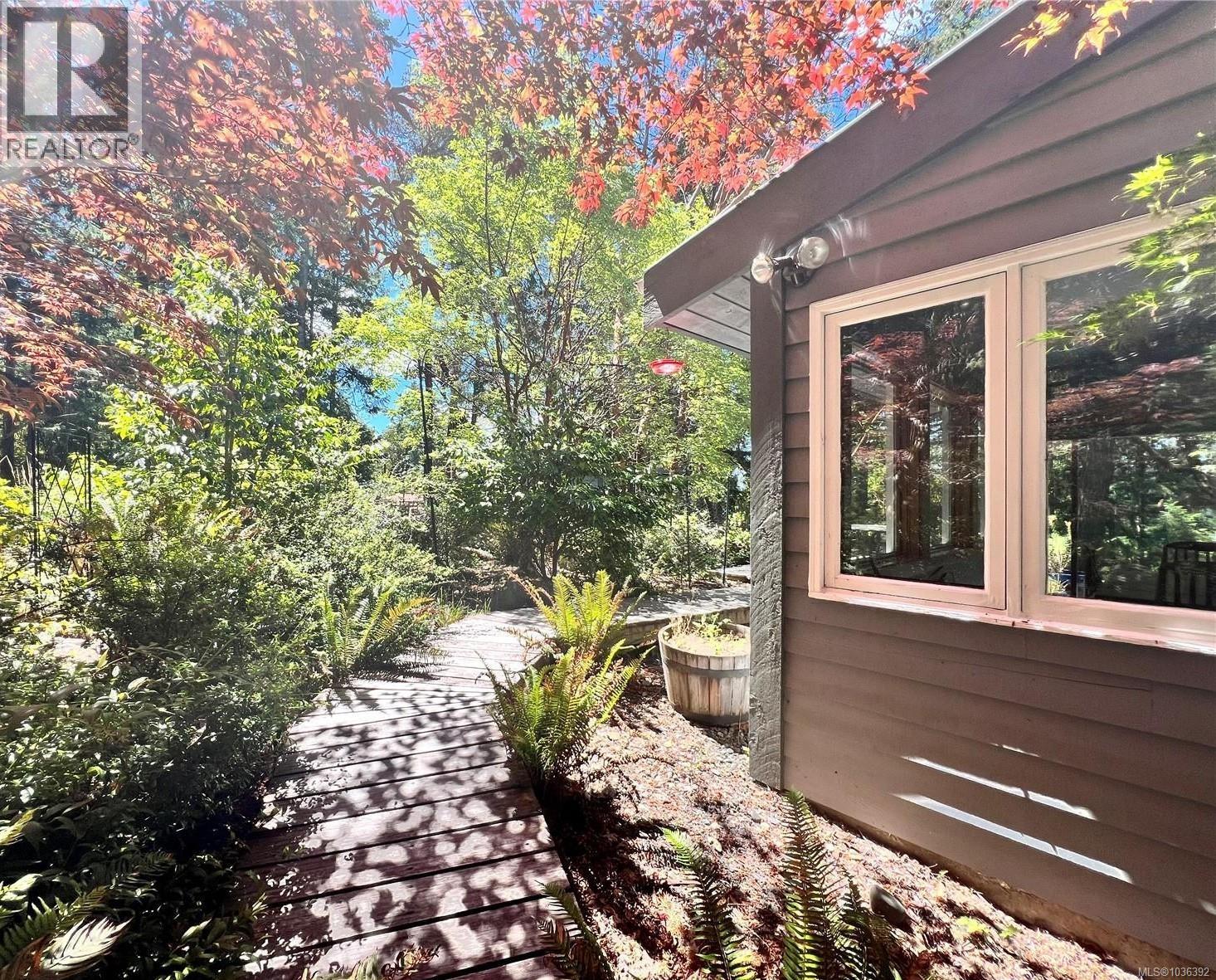 130 Lawnhill Dr, Salt Spring, British Columbia  V8K 1M9 - Photo 29 - 1036392
